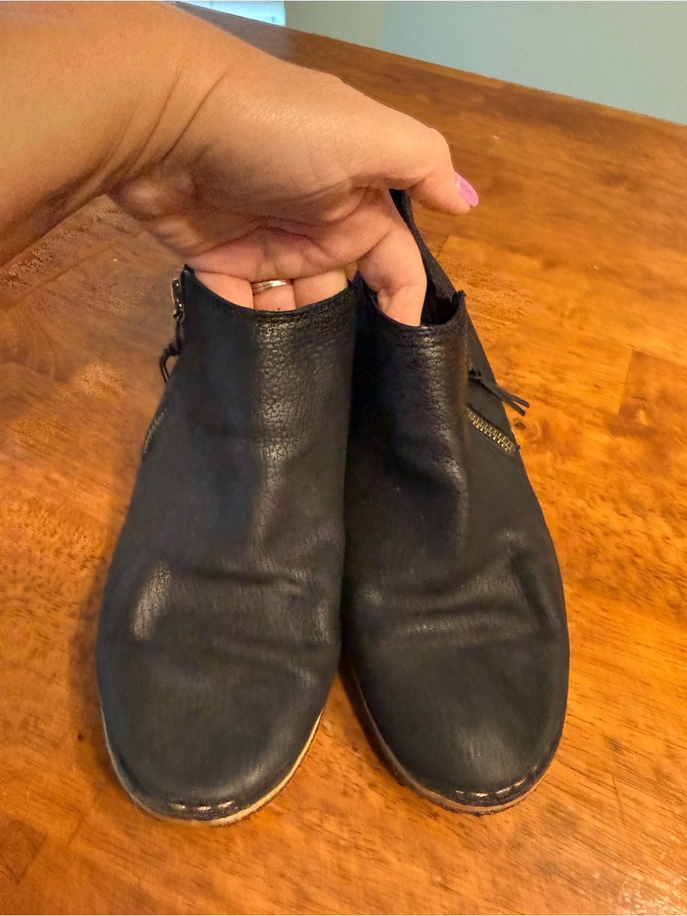 UGG Clementine Black Leather Side-Zip Ankle Boots Women's Size 9.5 chukka - Picture 5 of 12